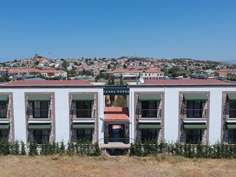 Ajlan Nonna Balıkesir Ayvalık Cunda Adası