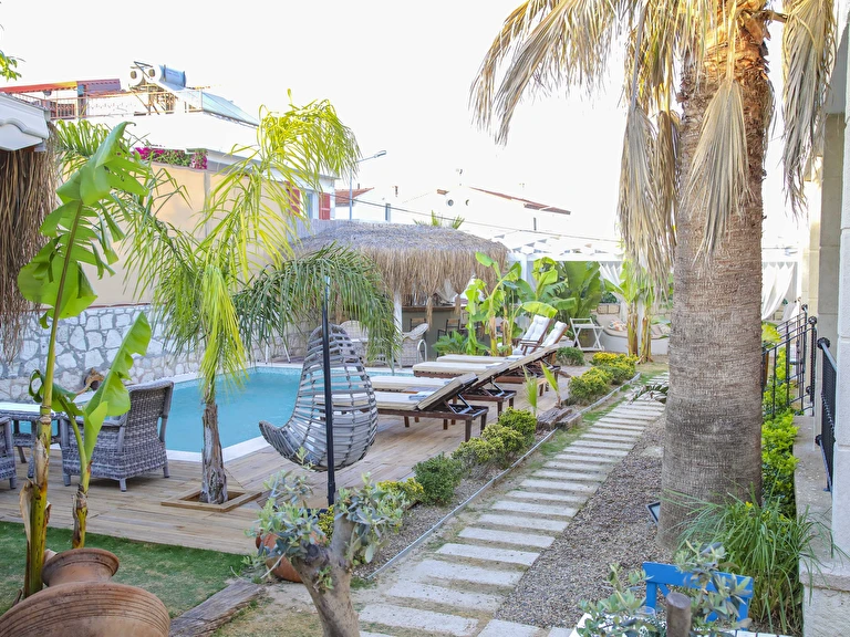 Alaçatı Londia Otel Alaçatı Londia Otel İzmir Çeşme Alaçatı