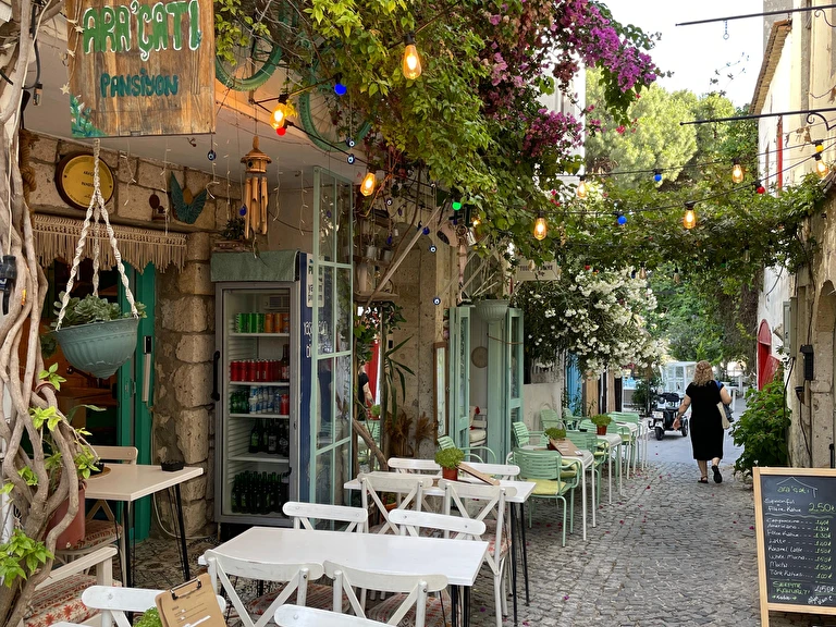 Ara\'çatı Pansiyon İzmir Çeşme Alaçatı