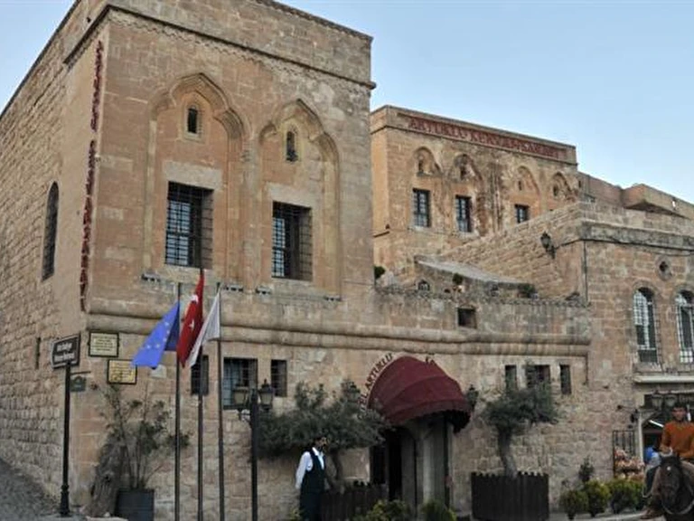 Artuklu Kervansarayı Mardin ArtukluSavurkapı