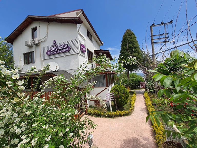Beyaz Ev Butik Otel Restaurant Kocaeli Kartepe Maşukiye