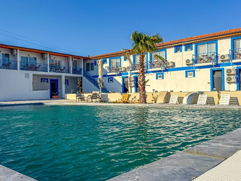 Blue Garden Sarımsaklı Otel Balıkesir Ayvalık Küçükköy Mahallesi
