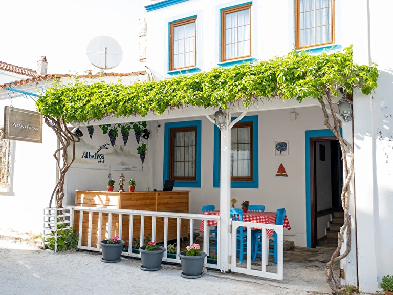 Bozcaada Albatros Otel Çanakkale Bozcaada Cumhuriyet Mahallesi