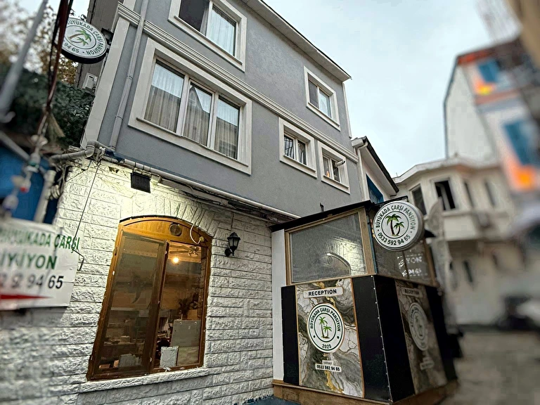 Büyükada Çarşı Pansiyon İstanbul Adalar Büyükada