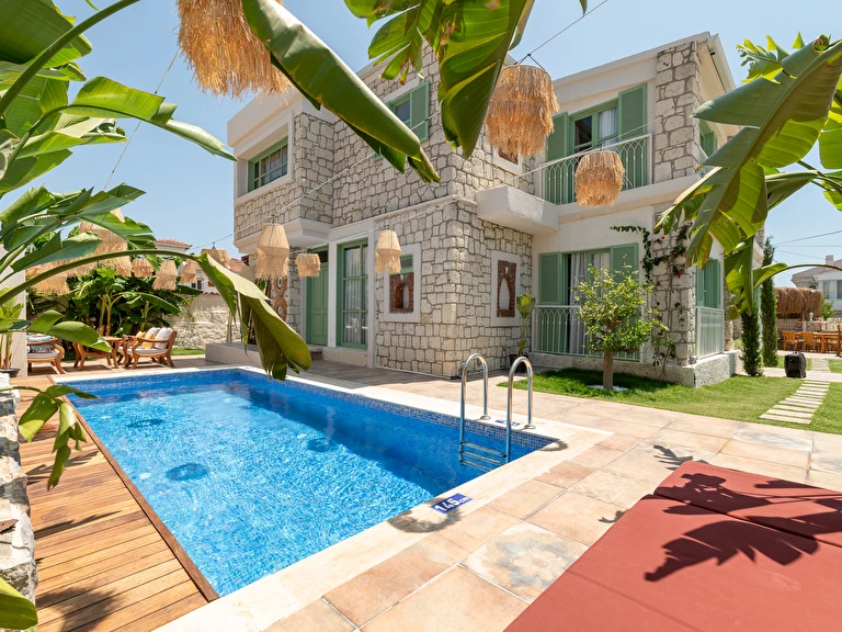 Cerenity Alaçatı (+12) İzmir Çeşme Alaçatı