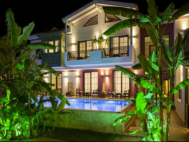 Çeşmekeş Otel İzmir Çeşme Musalla