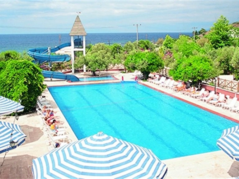 Club Afrodit Tatil Köyü Balıkesir Edremit Altınoluk