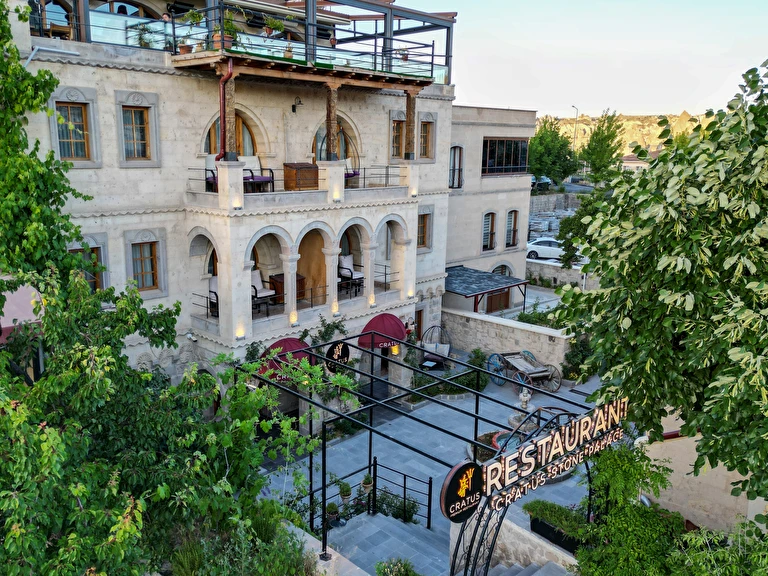 Cratus Stone Palace Nevşehir Kapadokya Göreme