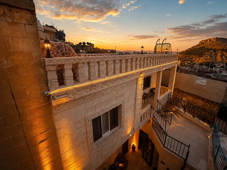 Erkar Konağı Mardin ArtukluSavurkapı
