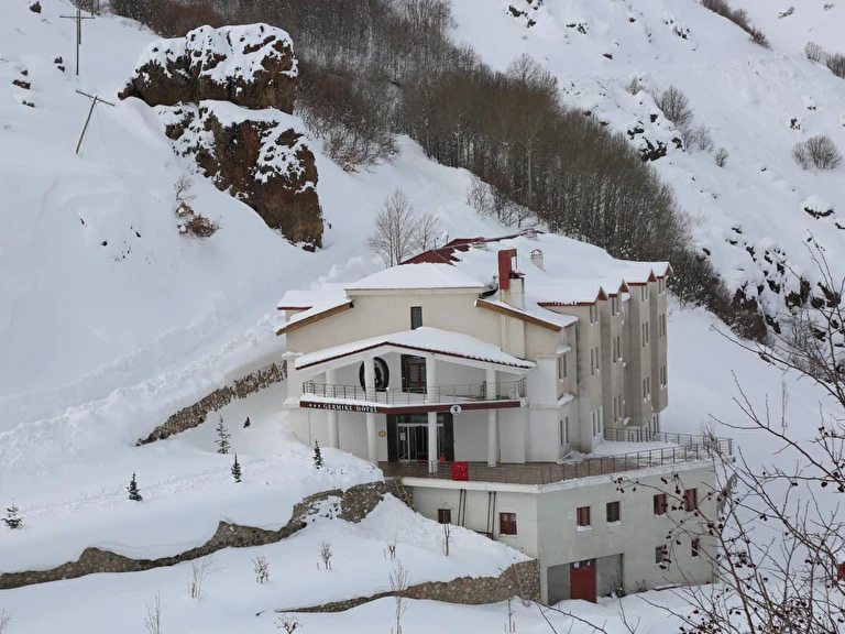 Germike Termal Otel Tunceli Pülümür Boğazkaraderbent Köyü
