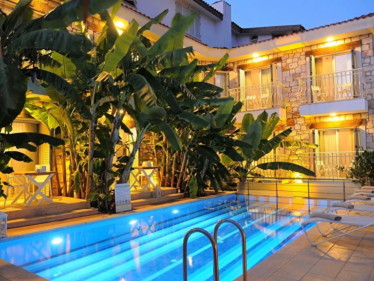 Giritlim Otel İzmir Çeşme Çeşme Merkez