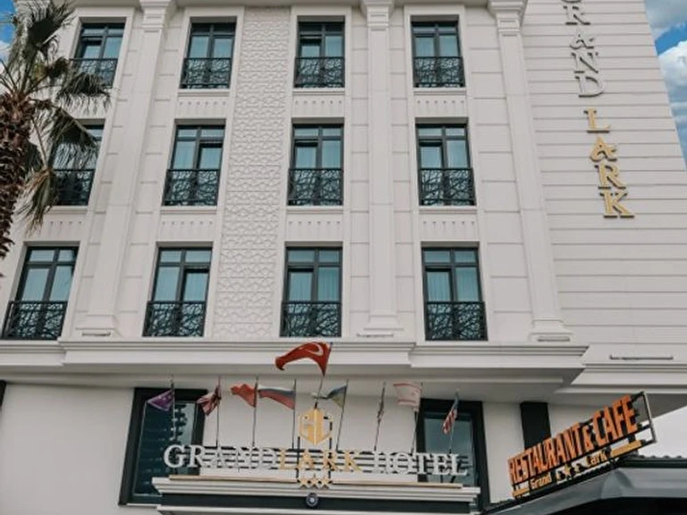 Grand Lark Hotel İstanbul Kartal Cumhuriyet