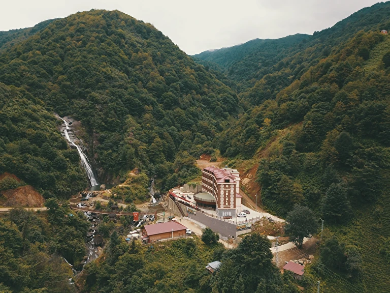 Grand Şelale Hotel Rize Çayeli Köprü Başı Köyü
