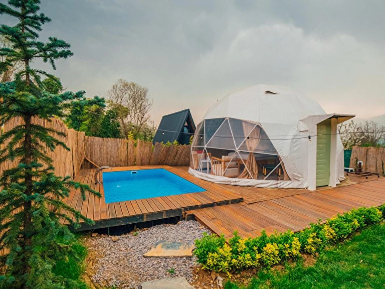 Happy Yellow Suit Kartepe Kocaeli Kartepe Nusretiye Mahallesi