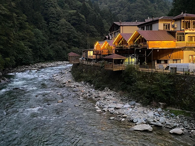 Hoşdere Bungalov Rize Çamlıhemşin Merkez Mah