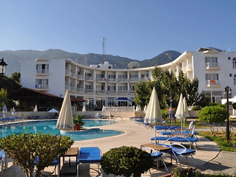 Hotel Sempati Girne