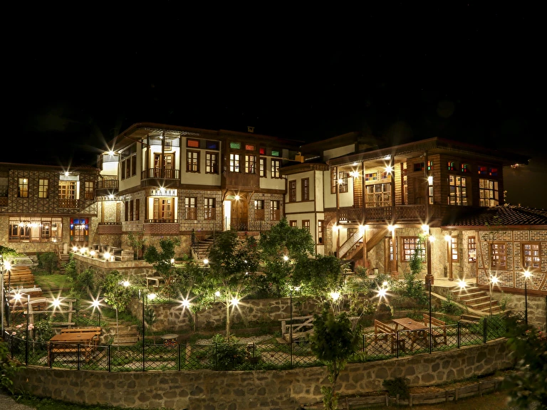 Kaf Dağı Konak Otel Rize Derepazarı Sandıktaş Köyü