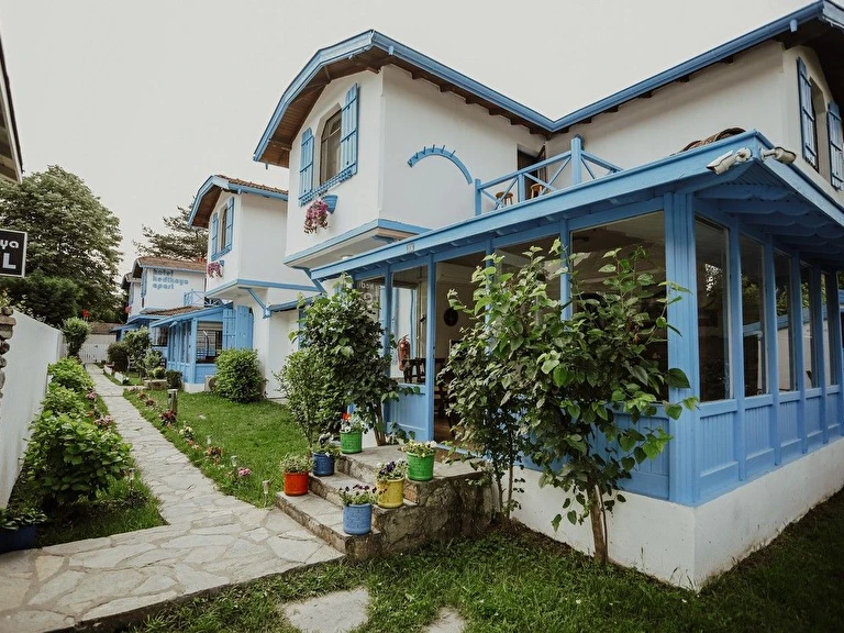 Kedi Kaya Apart Otel Sakarya Sapanca Hasanpaşa Mahallesi