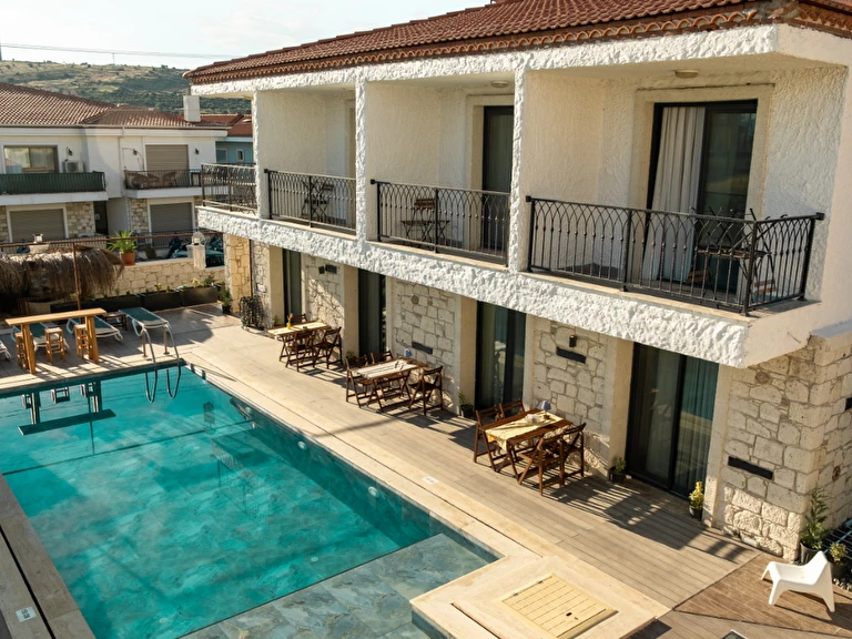 Kiva Reisdere (+12) İzmir Çeşme Alaçatı