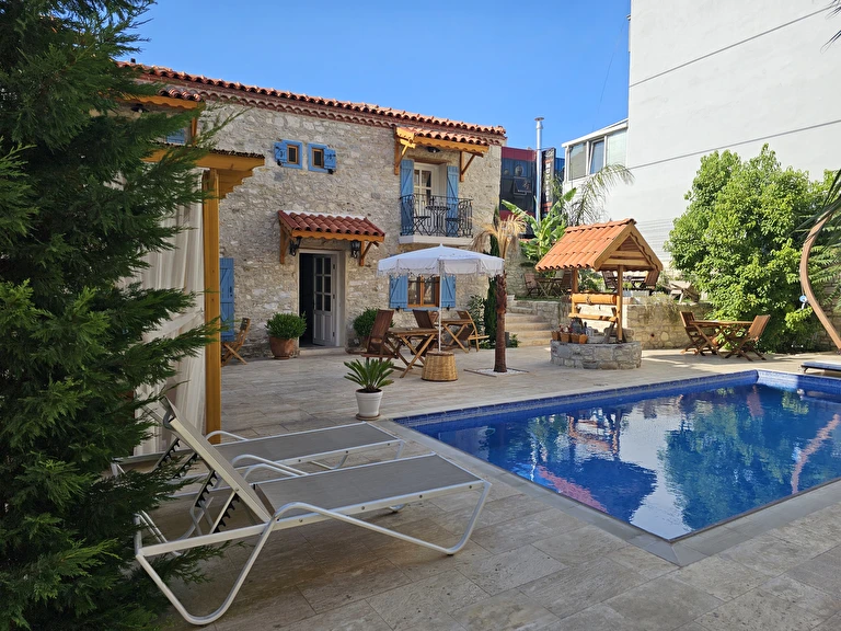 Kuğu Urla İzmir Urla Hacı İsa Mahallesi