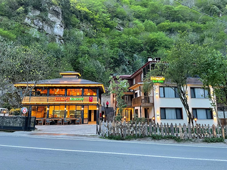 Lazmaris Suit Rize Çamlıhemşin Merkez Mah