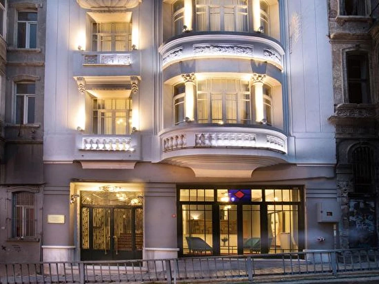 Lina Hotel Taksim Pera İstanbul Beyoğlu Kamer Hatun