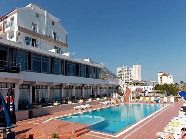 Manolya Hotel Kıbrıs Girne