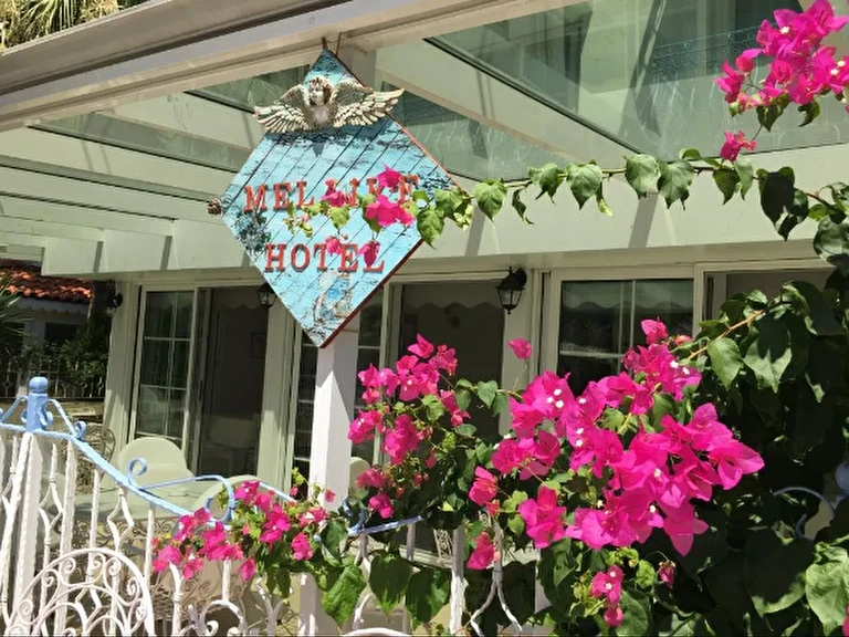 Melaike Otel İzmir Foça Eski Foça