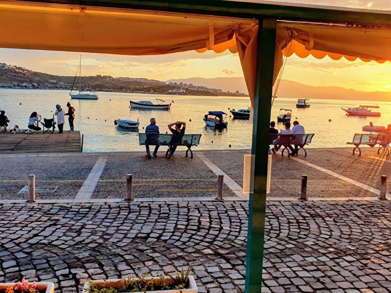 Midilli Konak İzmir Foça Eski Foça