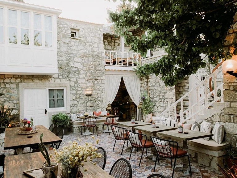 Morisi Avlu Alaçatı İzmir Çeşme Alaçatı