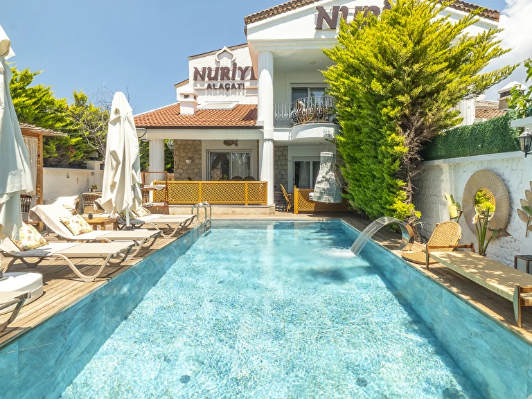 Nuriye Alaçatı İzmir Çeşme Alaçatı