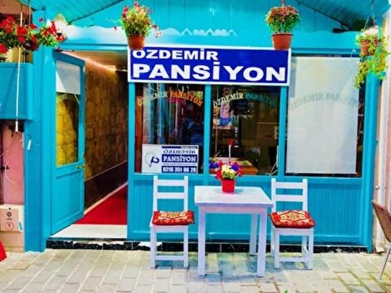 Özdemir Pansiyon Heybeliada İstanbul Adalar Heybeliada