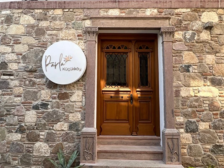 Parla Otel Küçükköy(+9 ) Balıkesir Ayvalık Küçükköy Mahallesi