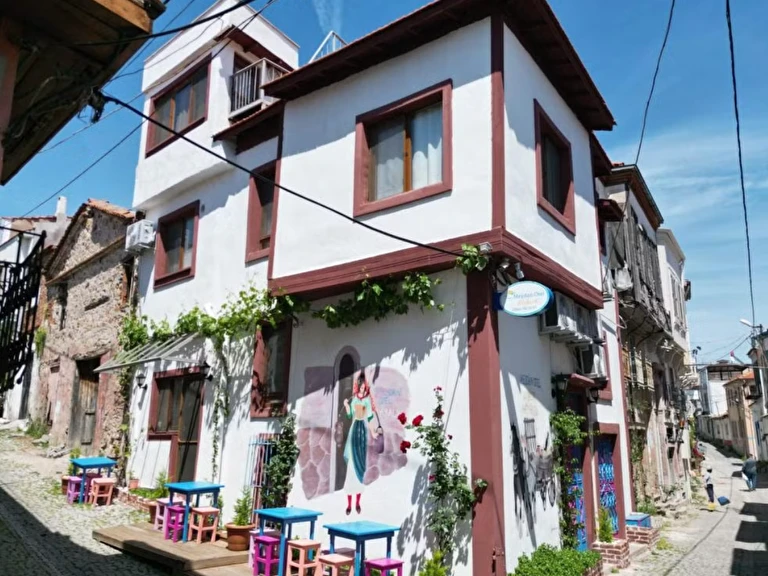 Qmeydann Otel Balıkesir Ayvalık Fethiye Mahallesi