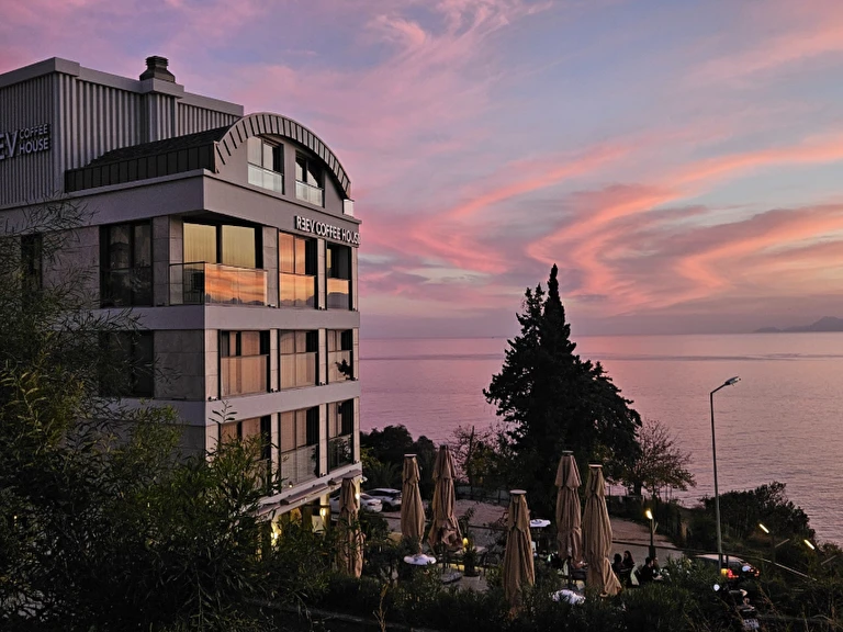 Reev Coffee & House Antalya Antalya Merkez Muratpaşa