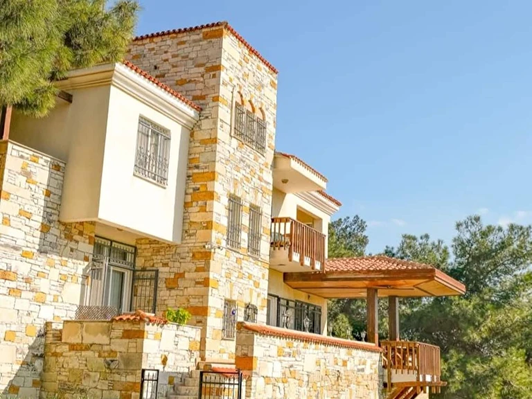 Rida Sultan Konağı İzmir Foça Kozbeyli