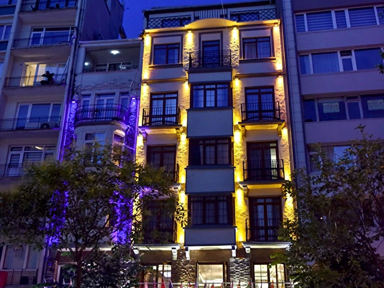 Royal Garden Suites And Hotel İstanbul Şişli Halaskargazi