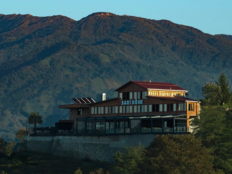Sarı Köşk Otel Rize Çayeli Yenicami