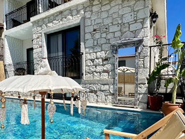 Serez Alaçatı by La Mira İzmir Çeşme Alaçatı