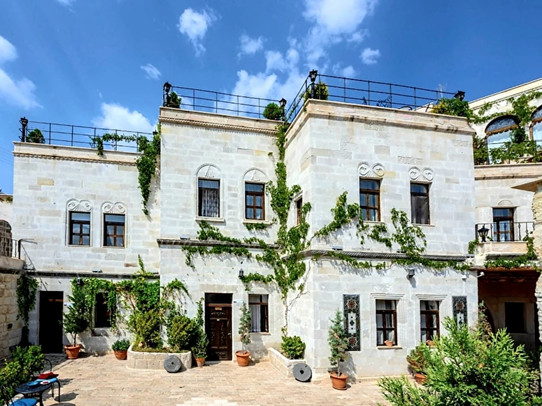 Sinasos Palace Cave Hotel-Aşk Ve Mavi Konağı Nevşehir Kapadokya Ürgüp