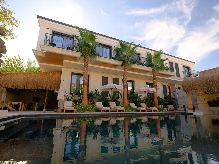 Surga Alaçatı İzmir Çeşme Alaçatı