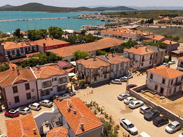 Svila Otel (+14) Balıkesir Ayvalık Namık Kemal Mahallesi