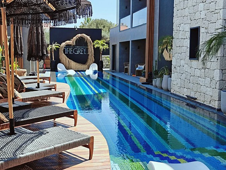 The Grey Alaçatı (+12) İzmir Çeşme Alaçatı