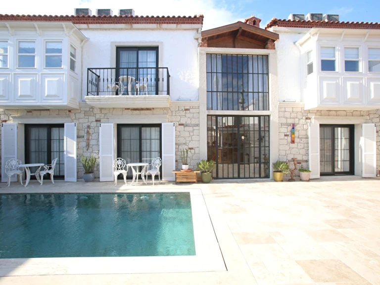 Thera Alaçatı Otel (+12) Thera Alaçatı Otel (+12) İzmir Çeşme Alaçatı