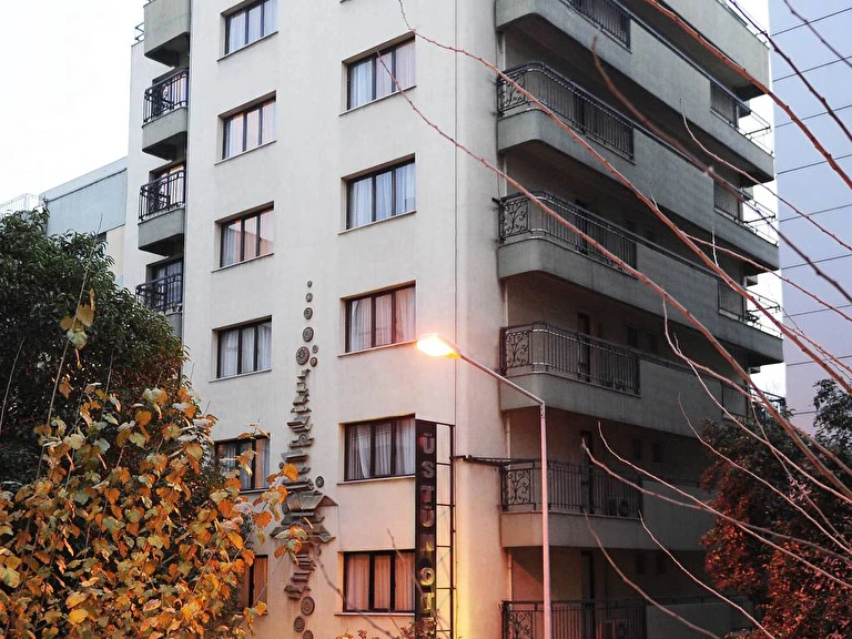 Üstün Otel Alsancak İzmir Konak Alsancak