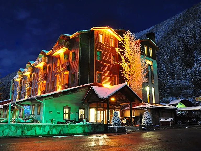 Uzungöl İnan Kardeşler Otel Trabzon Çaykara Uzungöl