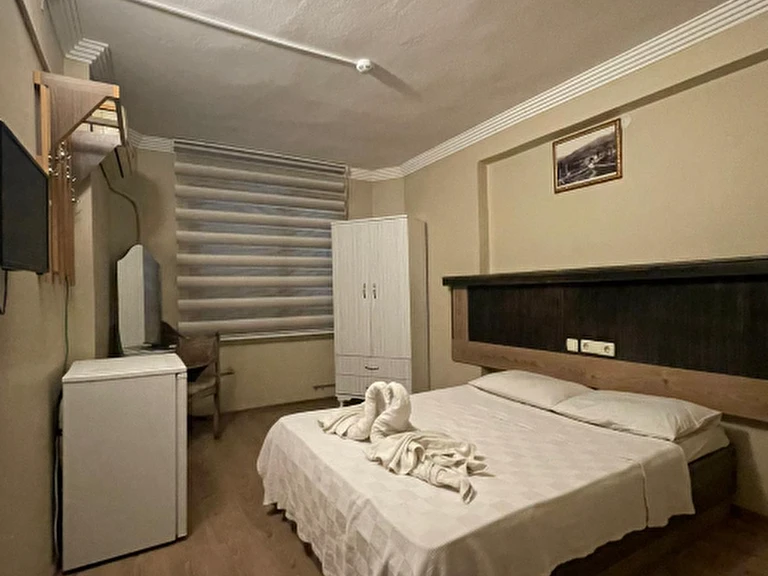 Victoria Otel İzmir Selçuk Atatürk Mah.