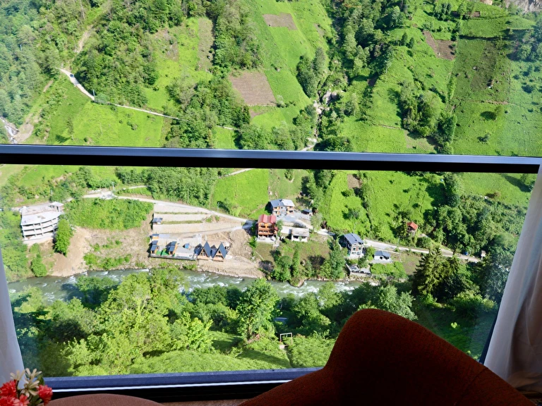 Yamaçda Otel Rize Çamlıhemşin Merkez Mah