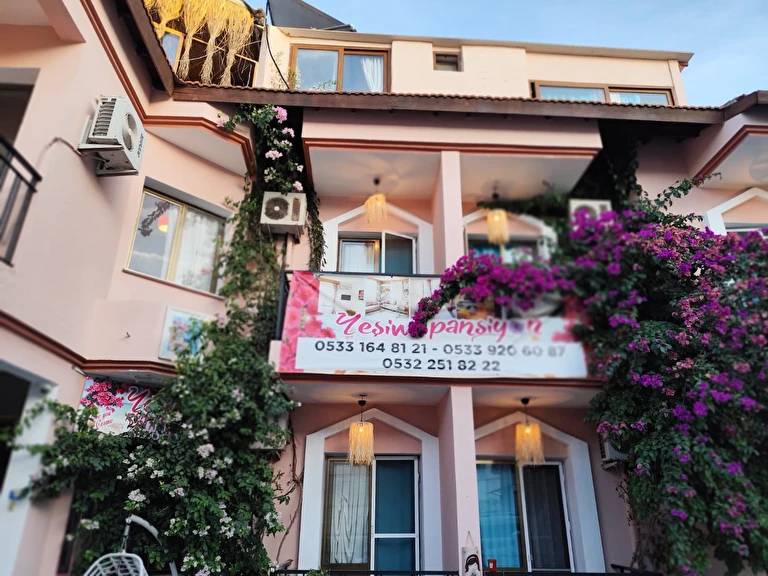 Yeşim Pansiyon İzmir Çeşme Çeşme Merkez