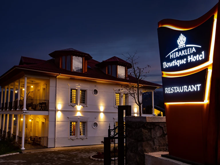 Zanike Hotel Trabzon Araklı Yiğitözü Mahallesi